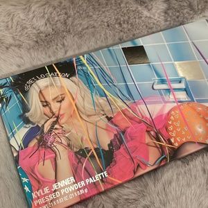 Kylie Cosmetics BNIB Eyeshadow Palette Sipping Pretty